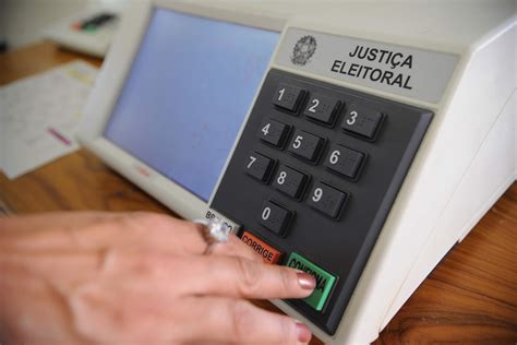 Urnas Eletrônicas Que Serão Usadas No Es Passam Por Testes Do Tre Es