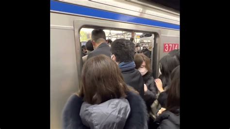 Super Crowded Japanese Subway In Tokyo Morning Rush Hour Youtube