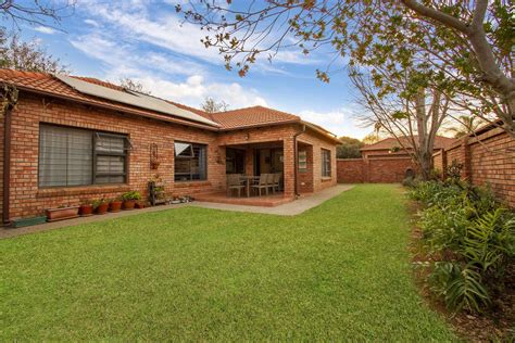 Bedroom Townhouse For Sale In Willow Park Manor P