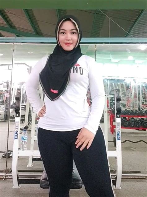 Pin By Dara On Celana Ketat Big Women Fashion Muslim Women Hijab