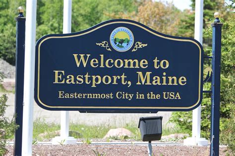 Carolyn's and Wally's Journal: Enjoying Eastport, Maine