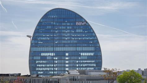 La suma BBVA y Sabadell crearía un gigante con 986 924 millones en activos