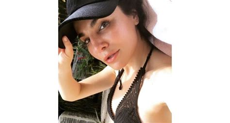 Martha Higareda Luce Su Figura En Bikini