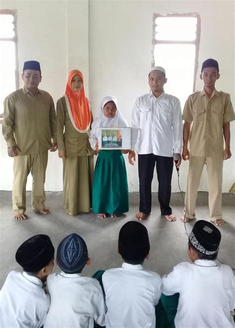 Siswi MI Darul Ulum Purwoasri Kecamatan Sukosewu Raih Juara II Di Ajang