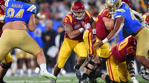 College Football Bowl Projections Usc Trails Clemson In Playoff Race