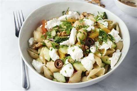 Pastasalade Met Gegrilde Paprika Walnoten En Geitenkaas Recepten