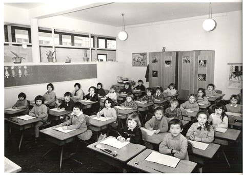 Photo De Classe Cp Ou Ce1 De 1967 Ecole Groupe Scolaire Victor Hugo