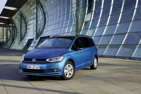 Vw Touran Marks Years Upgraded To Stay Competitive Carsifu