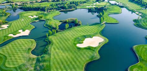 Reconciling Golf And Water Sport Business And Leisure For A