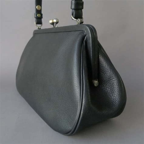 Plain Gama Hand Bag Round Black Iichi