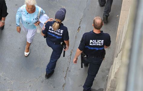 Lyon Les Policiers Municipaux Vont Ils Tre Quip S De Cam Ras