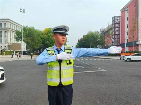 【节日我在岗】 双节期间廊坊交警一大队全力保障路面畅通澎湃号·政务澎湃新闻 The Paper