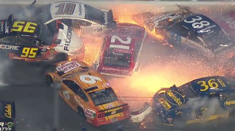 カーレース。the Big One 2019daytona 500 Crash Takes Out 21 Cars Youtube