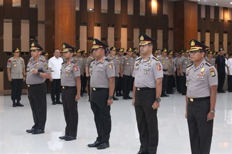 Kapolri Pimpin Kenaikan Pangkat Wakapolri Kabareskrim Dan Kabaharkam