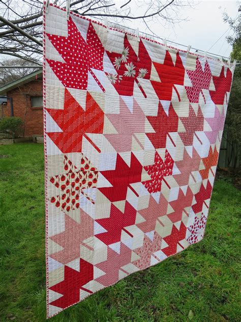 Buttontree Lane: Finished: Maple leaf quilt