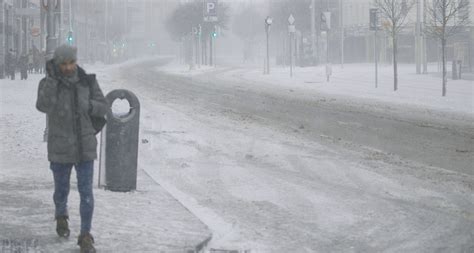 Met Éireann Extends Status Red Warning As Beast From The East Brings