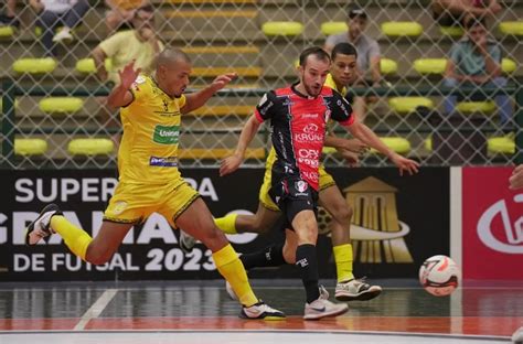 Praia Clube Bate Joinville Pela Supercopa Gramado De Futsal Lnf