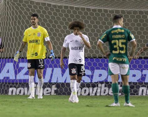 Corinthians busca vencer no clássico para sair da zona de rebaixamento