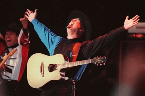 Garth Brooks To Celebrate 25th Anniversary Of Central Park Concert