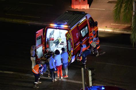 Strage A Nizza Camion Contro La Folla Cazeneuve 80 Morti 100 I