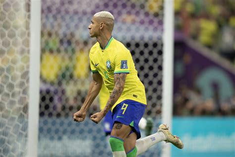 Richarlison Faz Golaço De Voleio E Brasil Vence Sérvia Por 2 A 0 Na