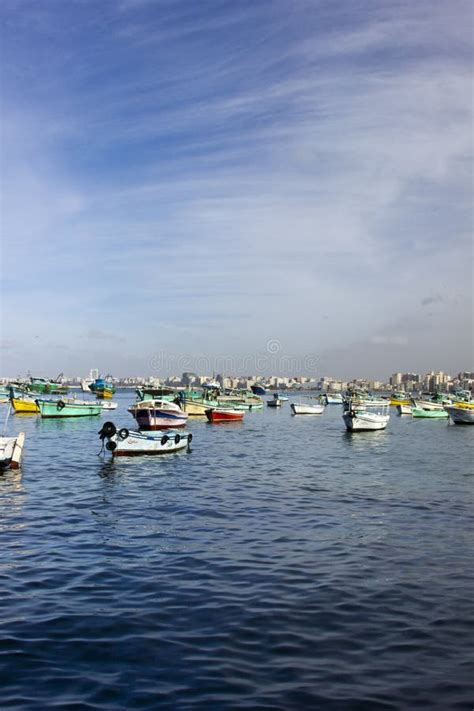 Fishing Boats 编辑类照片 图片 包括有 风景 海岸 传统 本质 地中海 五颜六色 28984221