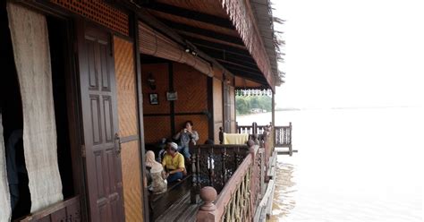 Rumah Rakit Di Sungai Kelantan Kota Bahru. | Tukang Karut...