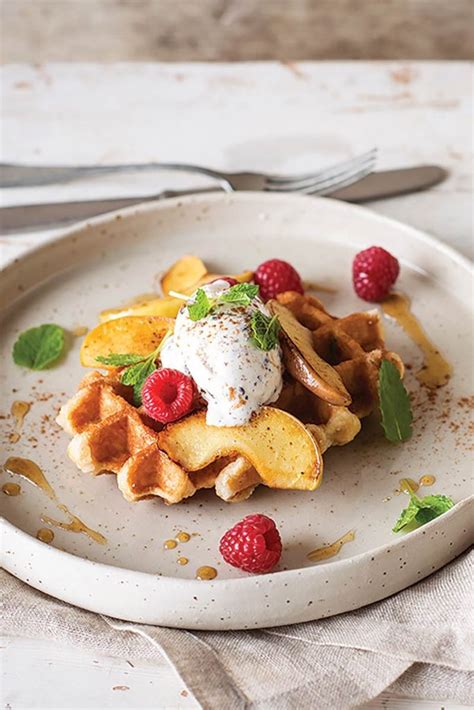 La Pearl Sugar Waffle G Dessert Mccain Foodservice