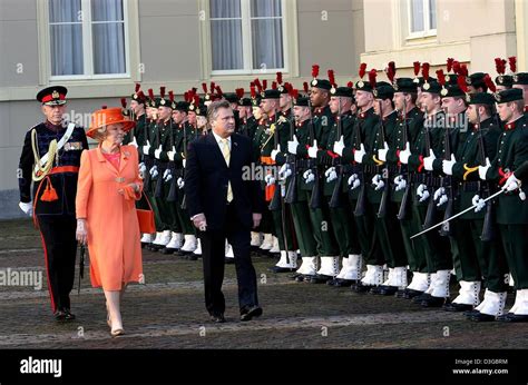 Dpa Dutch Queen Beatrix And Polish President Aleksander Kwasniewski