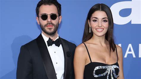 Hande Erçel Se Casa Con Hakan Sabancı Tras Un Año Juntos Los Detalles