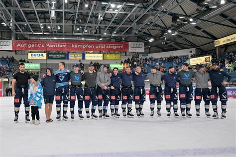 Zusammen Ins Erste Heimspiel Des Jahres Profis Erc Ingolstadt