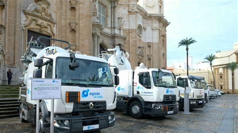 Aguas de Cádiz presenta su nueva flota de vehículos más sostenibles y