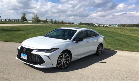 First Impressions 2019 Toyota Avalon Touring Car ED