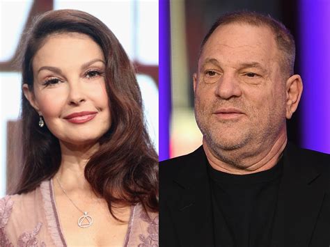 Harvey Weinstein Ashley Judd Explains Old Photo With Alleged Predator