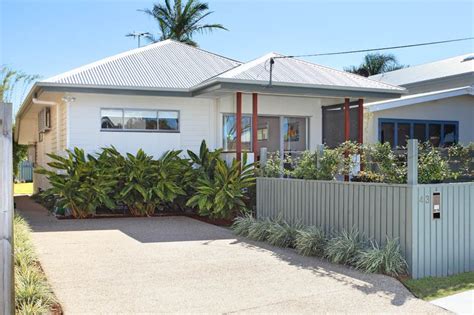 BEACH HOUSE - MANLY BRISBANE - UPDATED 2022 - Holiday Home in Brisbane ...