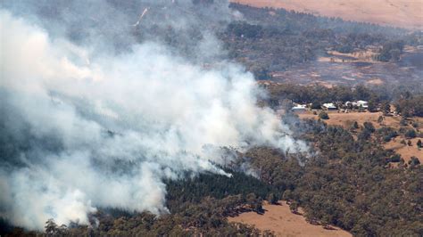 Australia Bushfires Victoria Orders 30000 People To Evacuate Due To