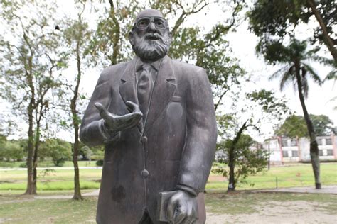 No centenário de Paulo Freire especialistas mostram como pedagogia do