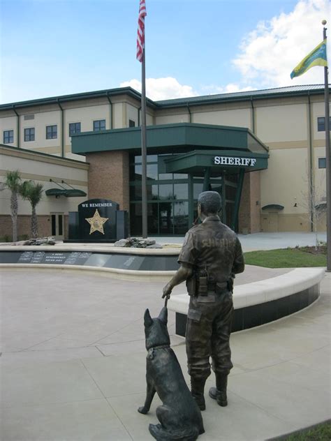 Polk County Sheriffs Office Memorial With K 9 Officer Flickr