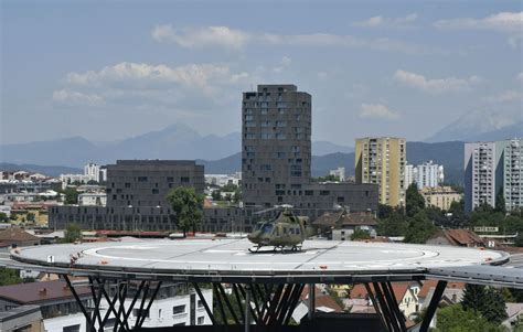 Preberi Si Heliport Ukc Ljubljana Zaprt E Dni Oskrba Bolnikov Se