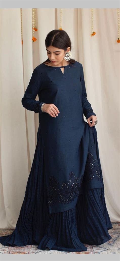 Pin By Syd Nusaiba On Stylish Suits Pakistani Fancy Dresses Simple