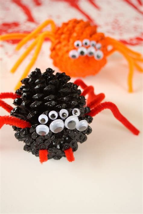 Kids Craft: Spooky Halloween Spiders | My Poppet Makes