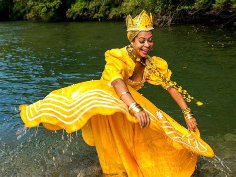 Aprende Todo Sobre Las Ofrendas A Oshun La Diosa Del Agua Dulce