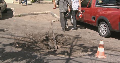 G Buraco Reaparece Em Avenida De Boa Vista Tr S Dias Ap S Ser