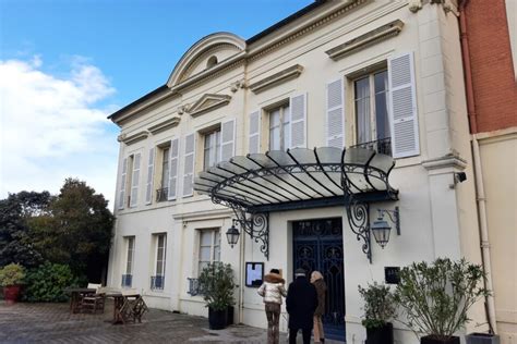 Saint Germain en Laye le Pavillon Henri IV met sa table à l heure suisse