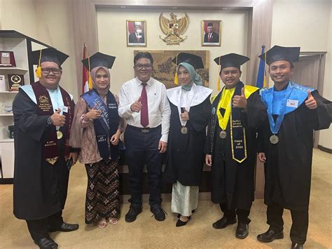 Ini Para Lulusan Terbaik Uin Jakarta Di Wisuda Ke Universitas