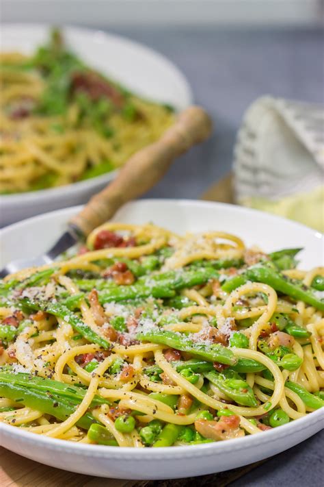 Spaghetti Carbonara With Spring Vegetables Easy Gourmet Dinner Idea