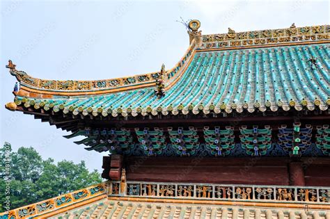 Ancient Chinese Architecture: Close-up of Temple Architecture in Wudang ...