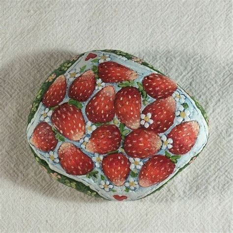 40 Awesome Diy Painted Rocks Fruits Ideas 23 Doityourzelf