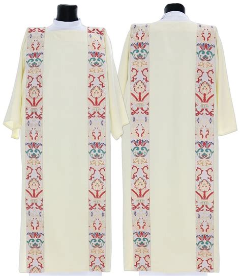 Cream Gothic Dalmatic With Stole Coronation Tapestry Dii K Vestment