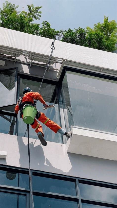 Rope Access Service Jakarta Jasa Rope Access Pembersihan Exterior